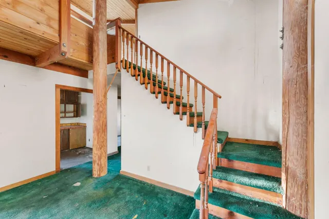 a big room with an entryway