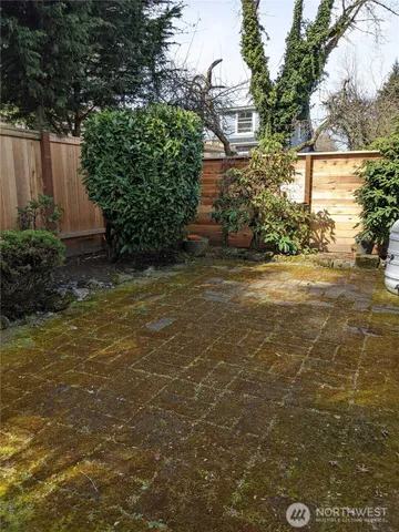 $3,595 | 731 34th Avenue, Seattle, WA 98122