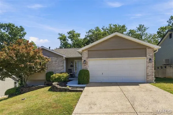 $279,900 | 1712 12 Oaks Place, Pevely, MO 63070