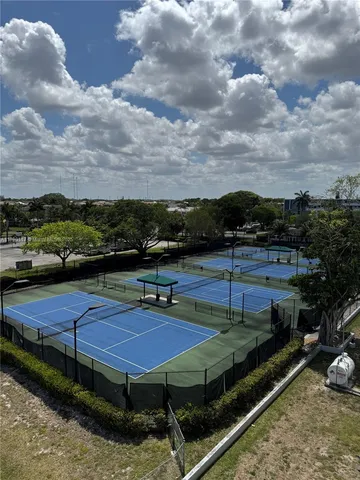 $232,000 | 919 Hillcrest Drive, Unit 504, Hollywood, FL 33021