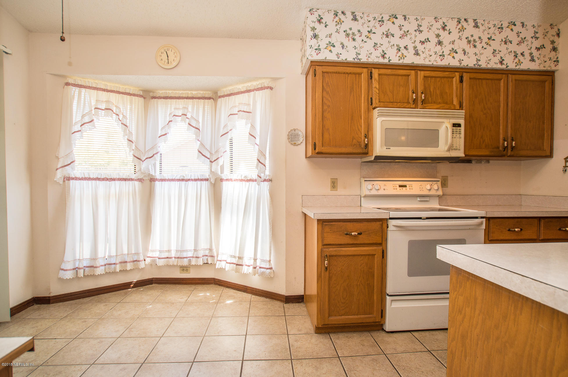 8185 Crosswind Road Jacksonville, FL 32244 - Photo 26 of 35 Casual Dining