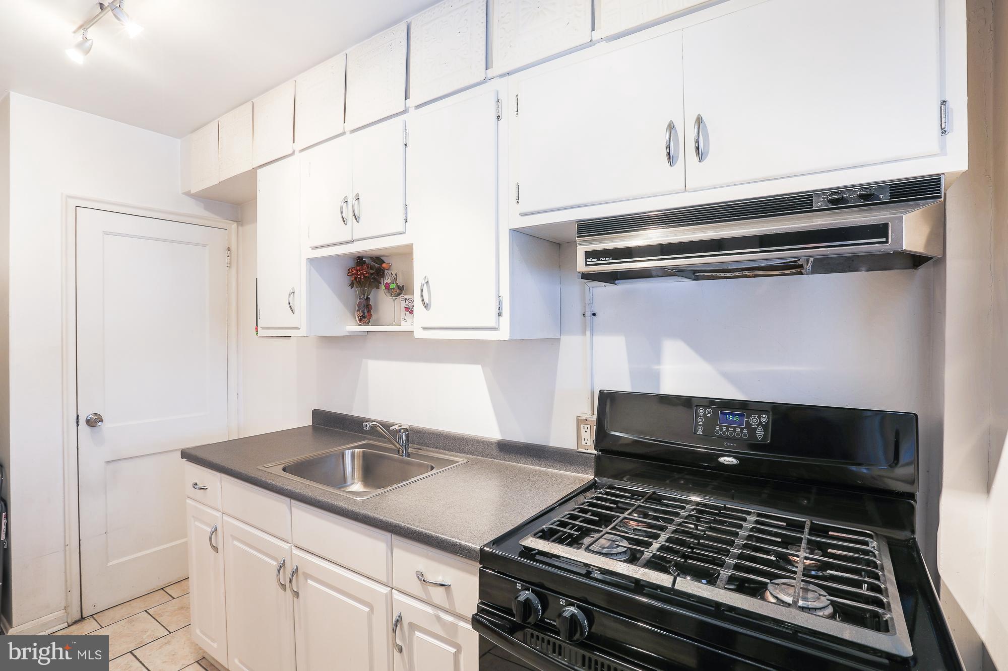 7720 Eastdale Road Baltimore, MD 21224 - Photo 13 of 26 Kitchen