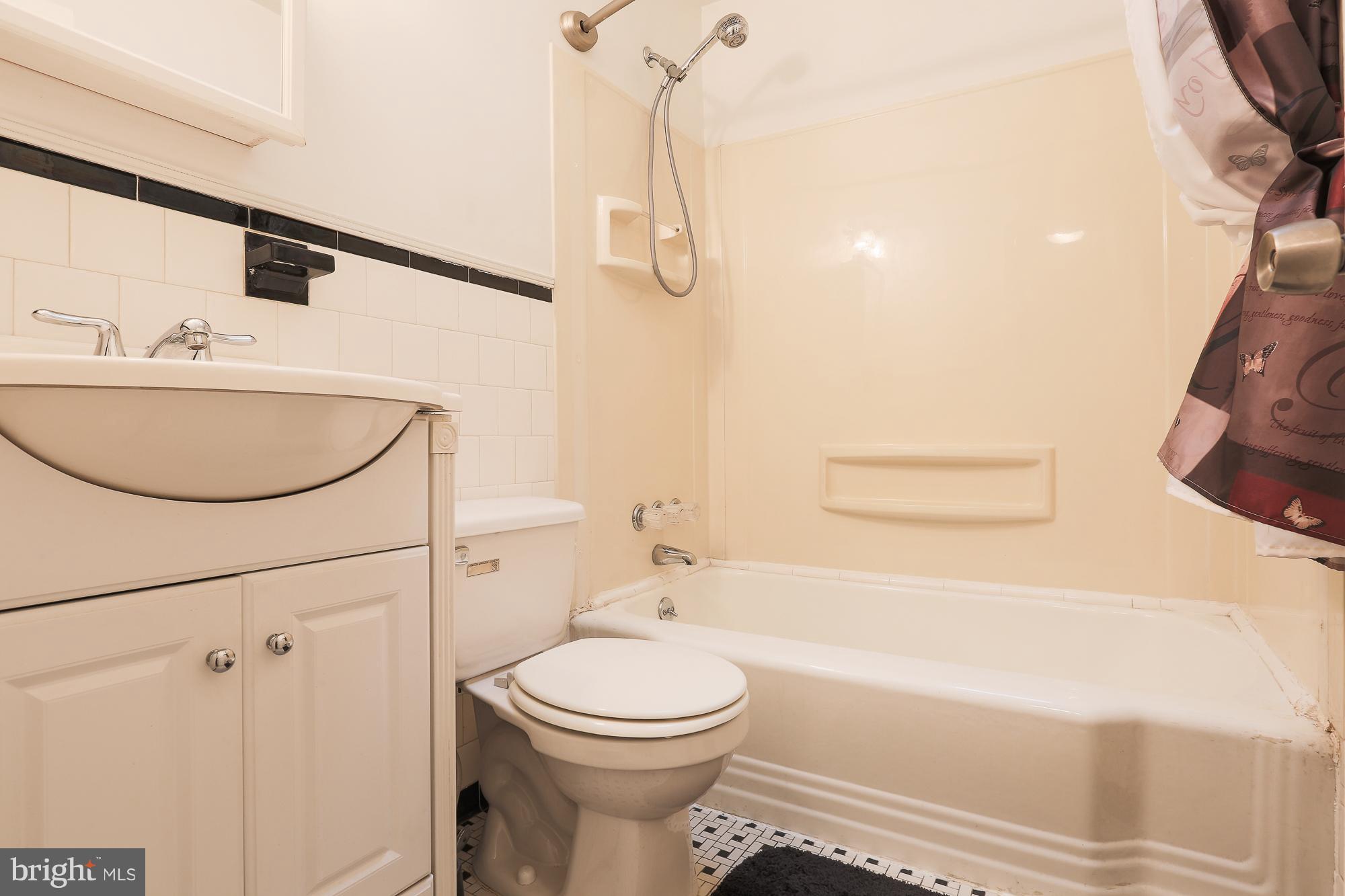 7720 Eastdale Road Baltimore, MD 21224 - Photo 18 of 26 Bath