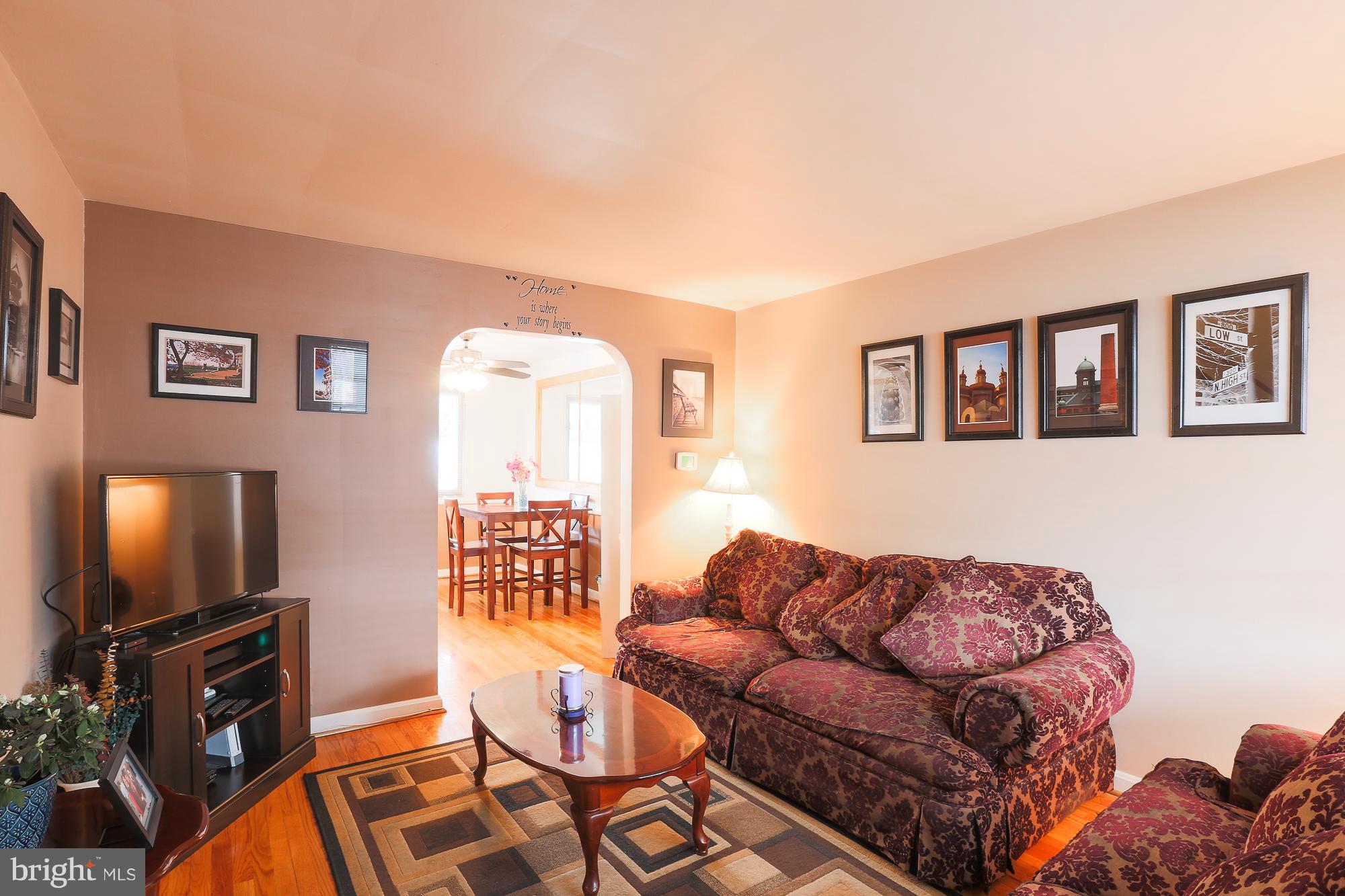 7720 Eastdale Road Baltimore, MD 21224 - Photo 7 of 26 Living Room