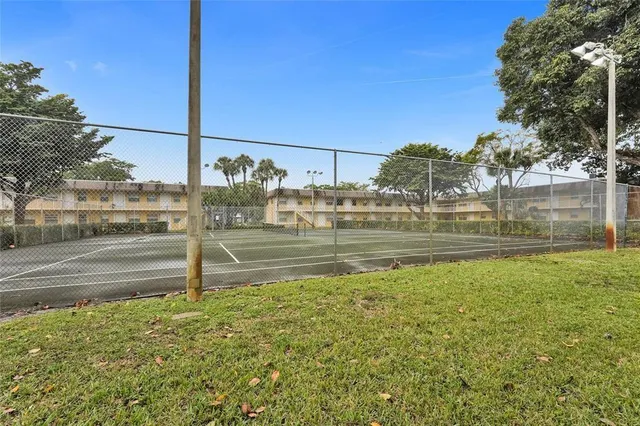 $1,700 | 5186 Northeast 6th Avenue, Unit 719, Oakland Park, FL 33334