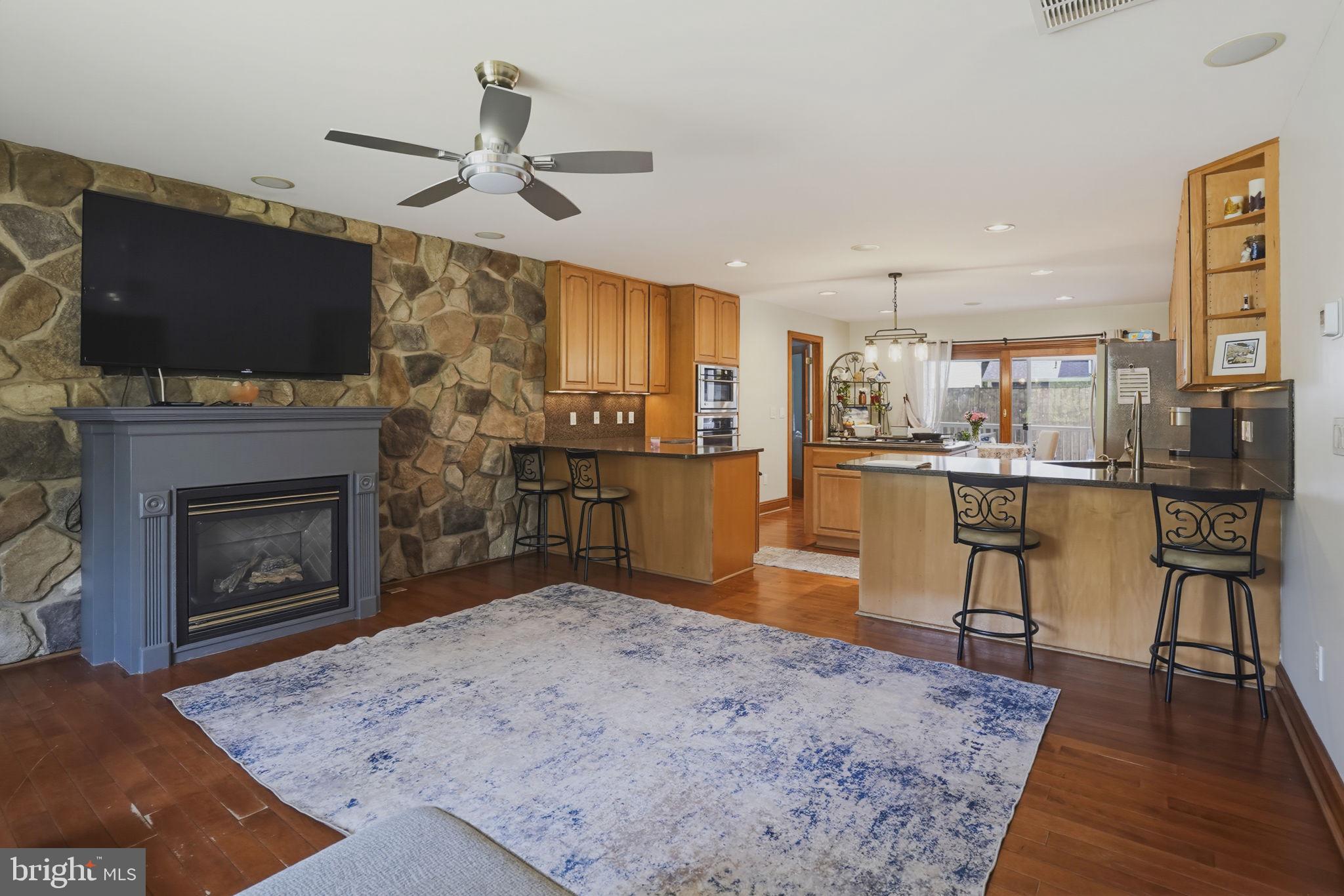 1161 Steamboat Road Shady Side, MD 20764 - Photo 11 of 37 Living room