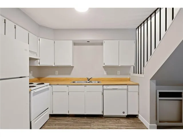 $1,295 | 924 21st Avenue South, Unit 5, Minneapolis, MN 55404