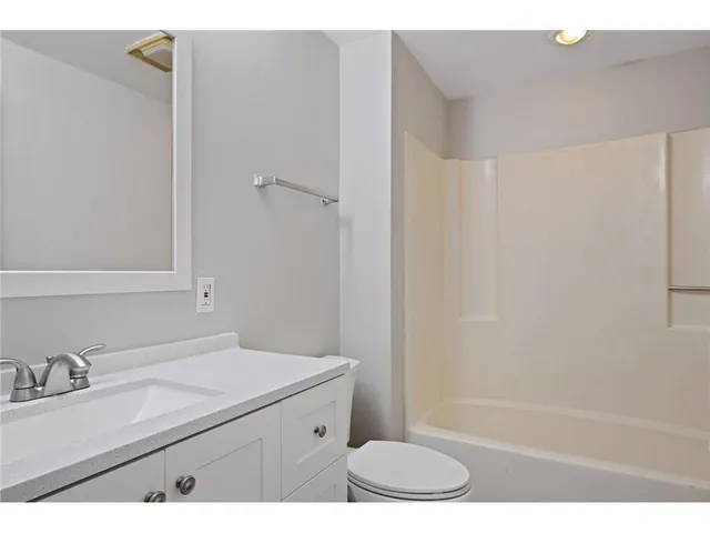 $1,295 | 924 21st Avenue South, Unit 5, Minneapolis, MN 55404