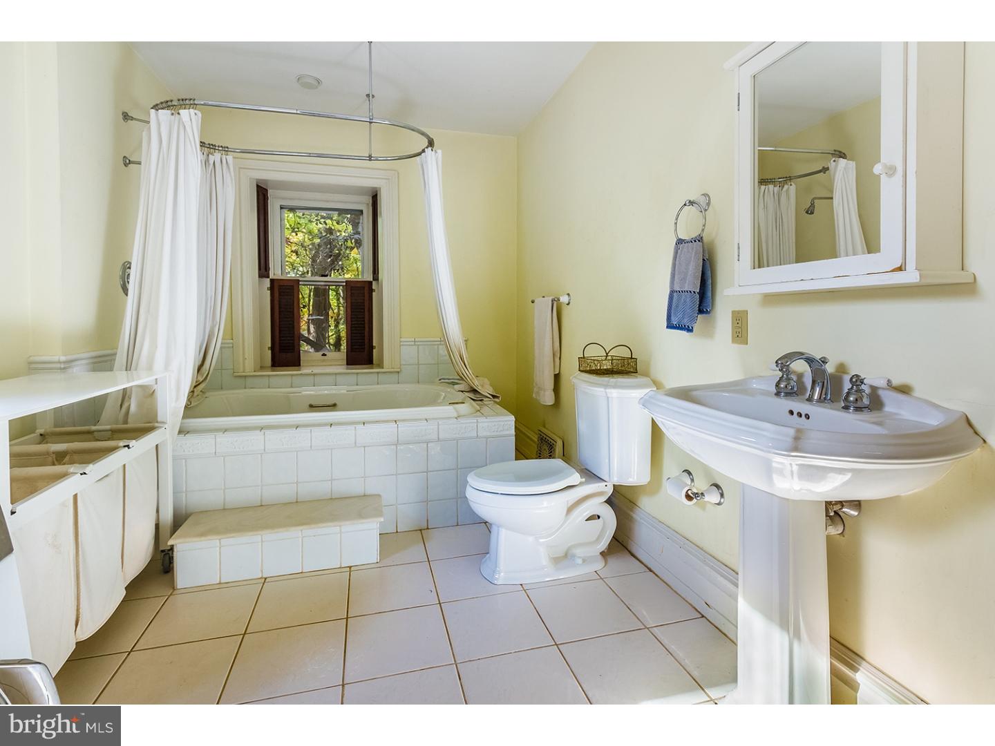 2801 Riverton Road Cinnaminson, NJ 08077 - Photo 16 of 25