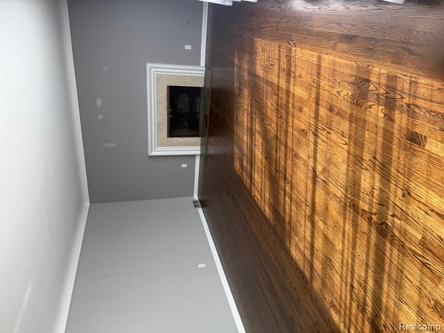 836 Harcourt Road Grosse Pointe Park, MI 48230 - Photo 3 of 20