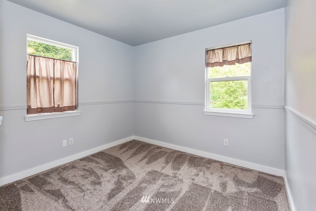 3727 Dyes Inlet Road Northwest Bremerton, WA 98312 - Photo 13 of 40 Gallery Image 13