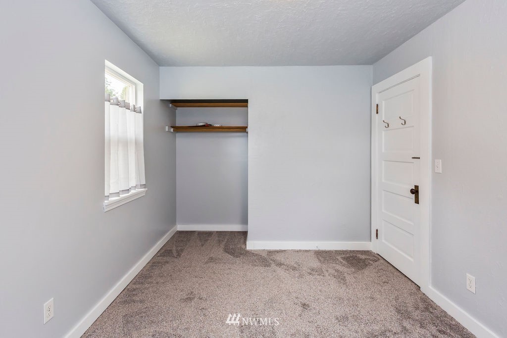 3727 Dyes Inlet Road Northwest Bremerton, WA 98312 - Photo 14 of 40 Gallery Image 14
