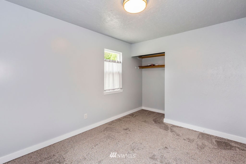 3727 Dyes Inlet Road Northwest Bremerton, WA 98312 - Photo 17 of 40 Gallery Image 17