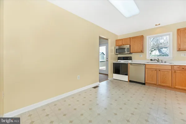 $2,400 | 823 Snowfall Way, Westminster, MD 21157