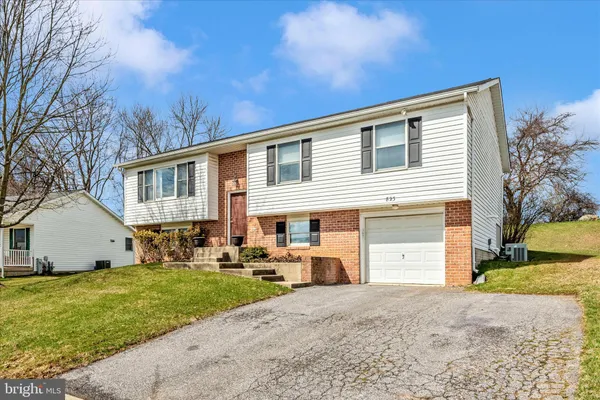 $2,400 | 823 Snowfall Way, Westminster, MD 21157