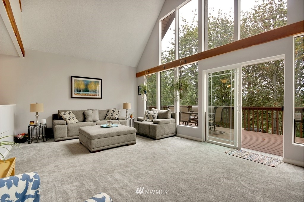 17427 Southeast Covington Sawyer Road Kent, WA 98042 - Photo 4 of 17 Gallery Image 4