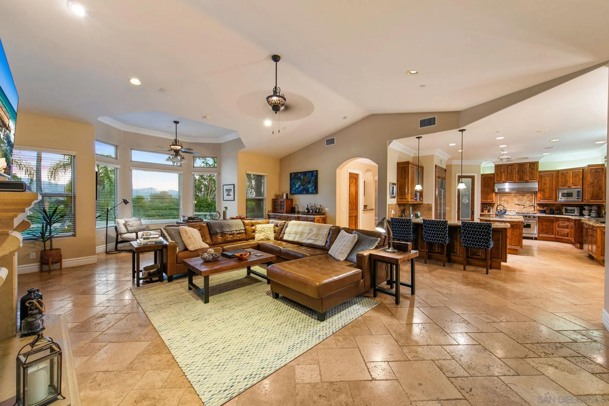13570 Summit Circle Poway, CA 92064 - Photo 8 of 36 Gallery Image 8