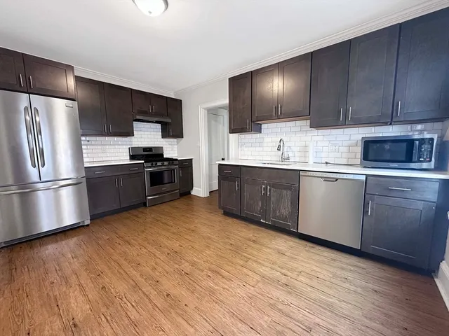 $2,570 | 193 Florence Street, Unit 2R, Boston, MA 02131