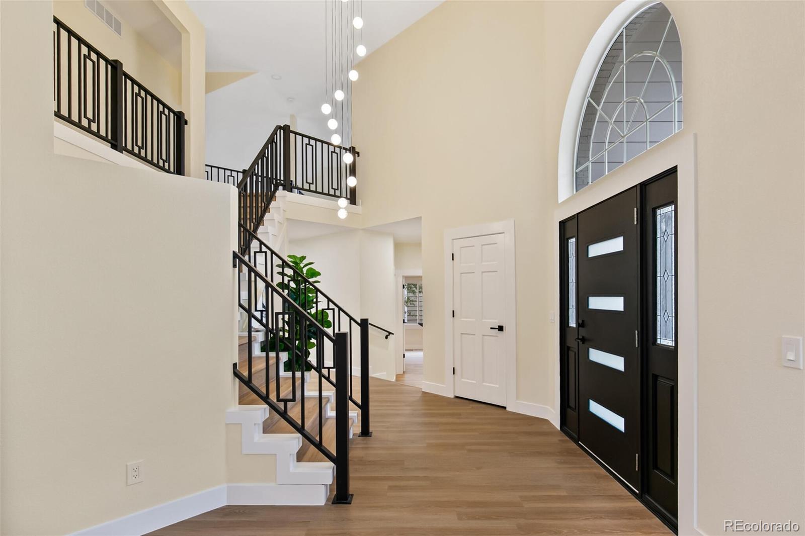 9946 Wyecliff Drive Highlands Ranch, CO 80126 - Photo 4 of 42