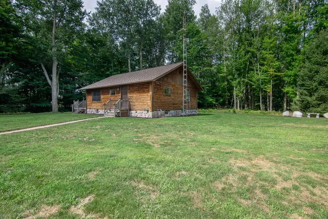 $649,000 | 1442 West Tyler Road, Hart, MI 49420