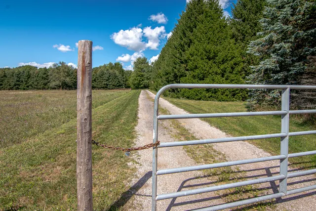 $649,000 | 1442 West Tyler Road, Hart, MI 49420