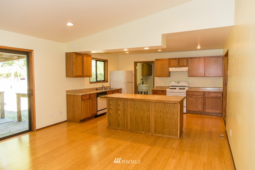 2340 West Valley Road Chimacum, WA 98325 - Photo 10 of 25