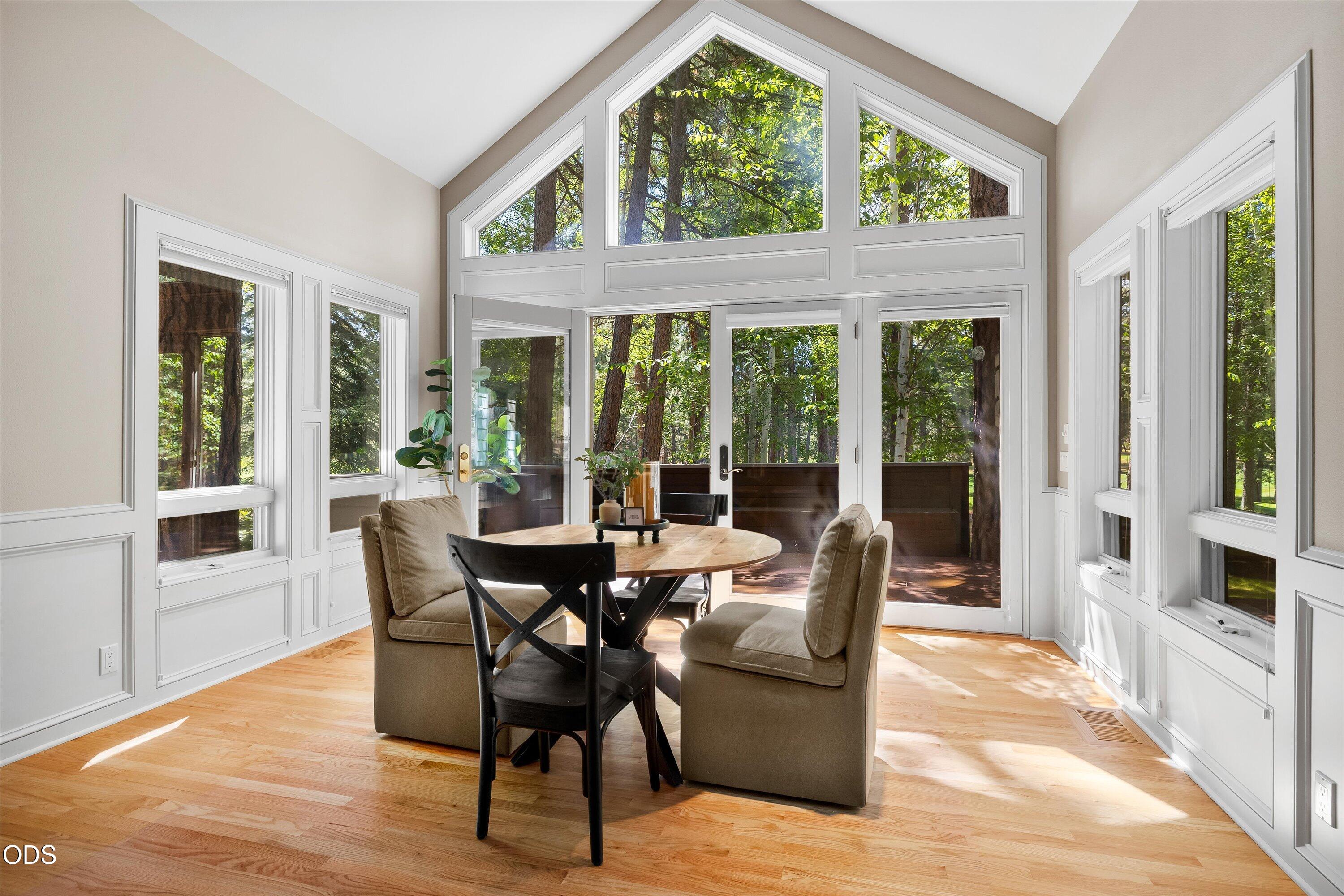 60726 Golf Village Loop Bend, OR 97702 - Photo 4 of 63