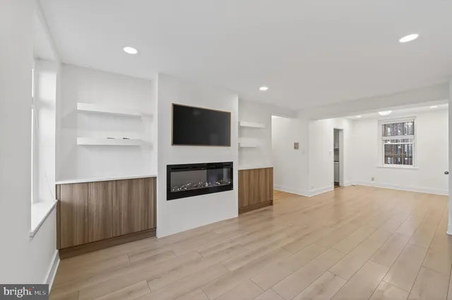 $3,700 | 3450 39th Street Northwest, Unit A685, Washington, DC 20016