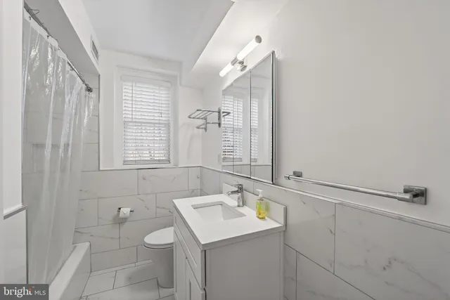 $3,700 | 3450 39th Street Northwest, Unit A685, Washington, DC 20016