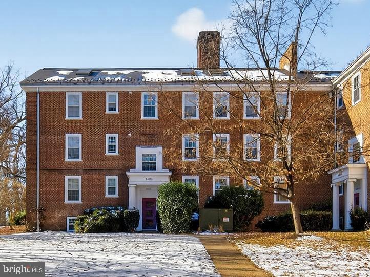 3450 39th Street Northwest, Unit A685 Washington, DC 20016 - Photo 2 of 30 a front view of a building