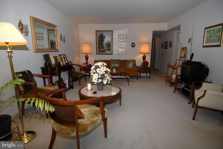 1412 Northgate Square, Unit 12/12B Reston, VA 20190 - Photo 9 of 18 Living Room #2