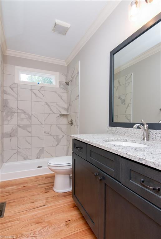 6010 Beckenham Way Oak Ridge, NC 27310 - Photo 15 of 25 Guest bath main level