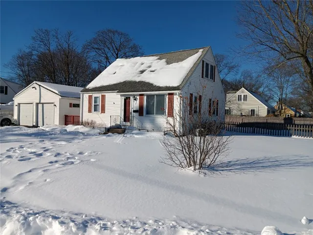 $379,900 | 5 Barre Court, Warwick, RI 02886