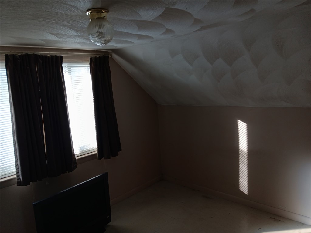 5 Barre Court Warwick, RI 02886 - Photo 12 of 14