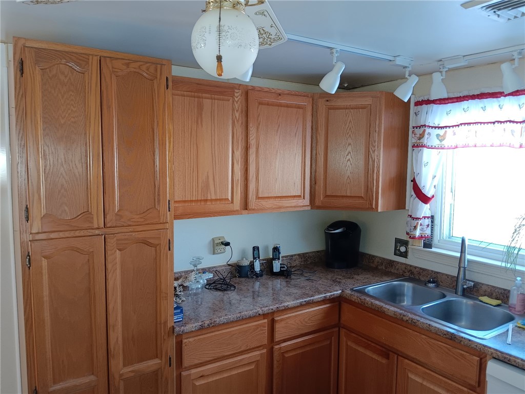 5 Barre Court Warwick, RI 02886 - Photo 2 of 14