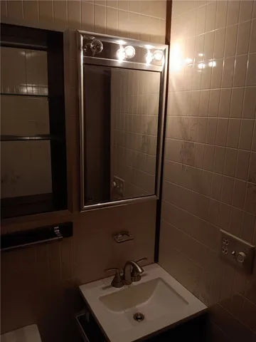 $379,900 | 5 Barre Court, Warwick, RI 02886