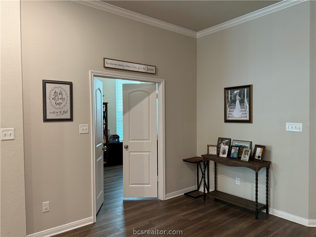 4262 Harding Way Bryan, TX 77802 - Photo 13 of 34