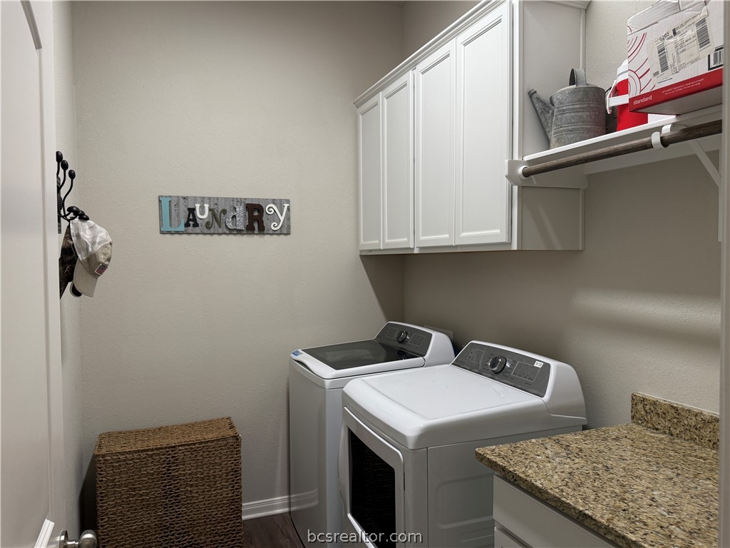 4262 Harding Way Bryan, TX 77802 - Photo 18 of 34