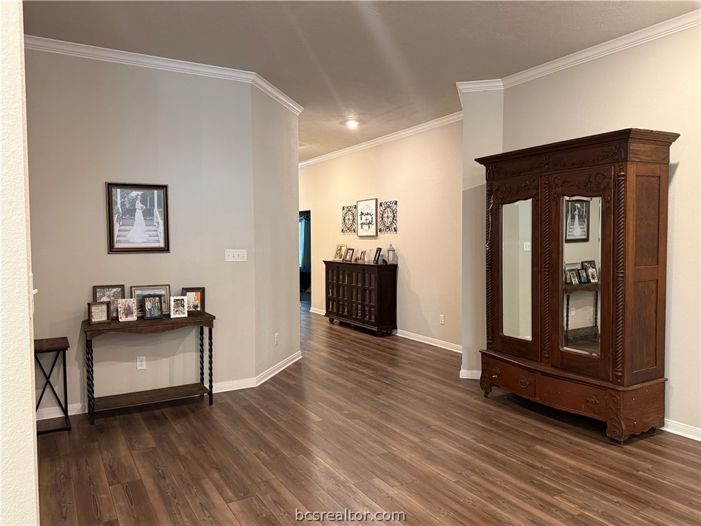 4262 Harding Way Bryan, TX 77802 - Photo 6 of 34