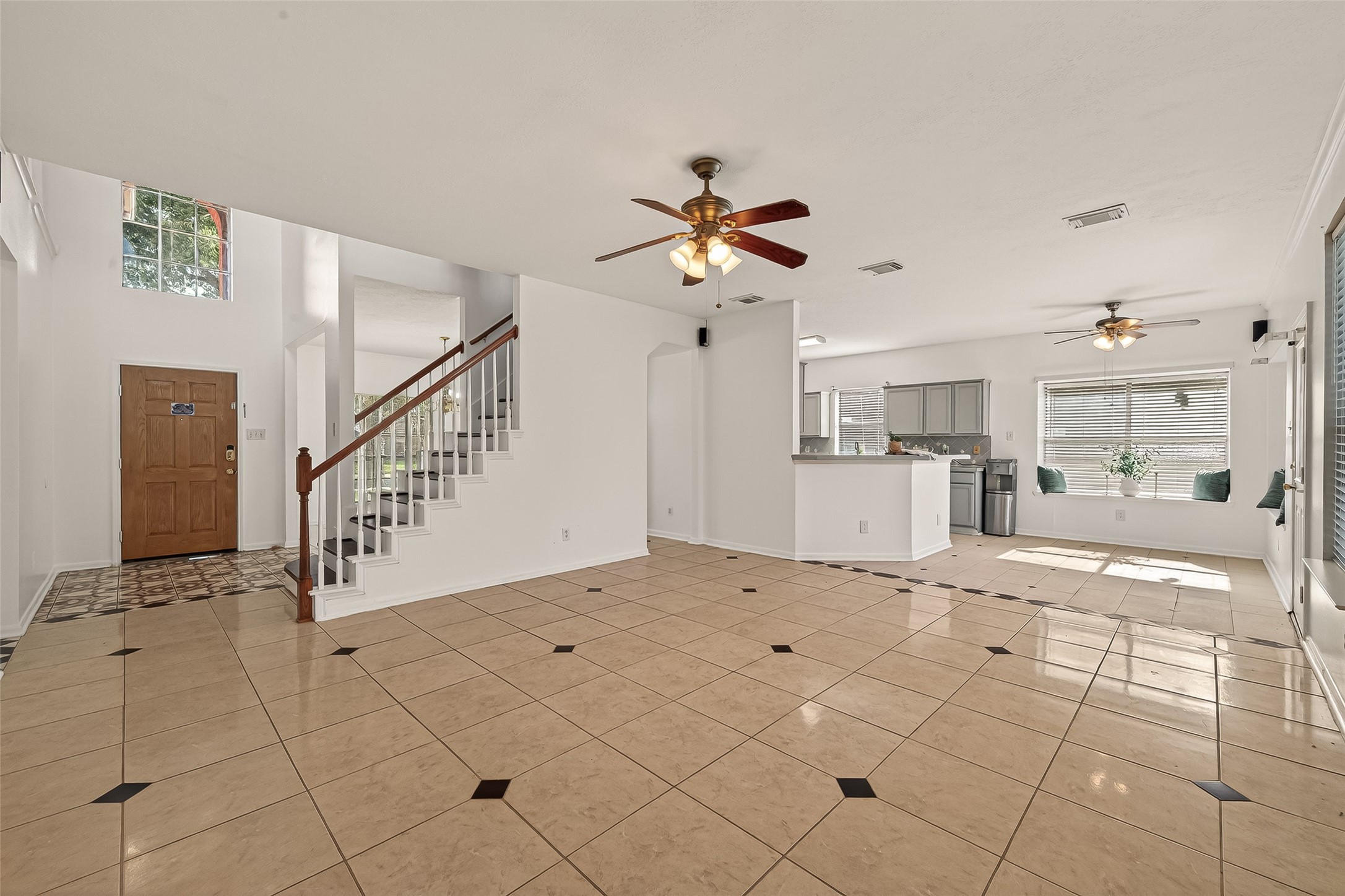 16315 April Ridge Drive Houston, TX 77083 - Photo 10 of 48