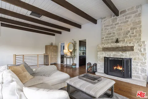 $1,595,000 | 19901 Grand View Drive, Topanga, CA 90290