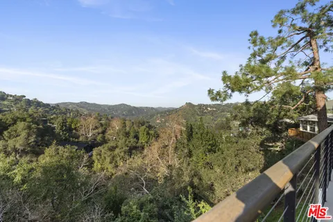 $1,595,000 | 19901 Grand View Drive, Topanga, CA 90290