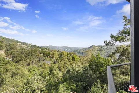 $1,595,000 | 19901 Grand View Drive, Topanga, CA 90290