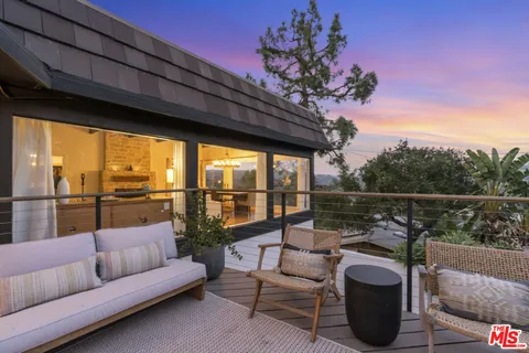 $1,595,000 | 19901 Grand View Drive, Topanga, CA 90290