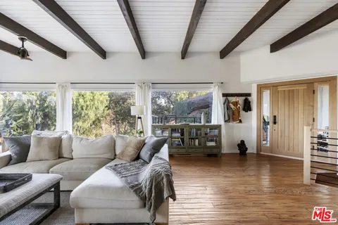 $1,595,000 | 19901 Grand View Drive, Topanga, CA 90290