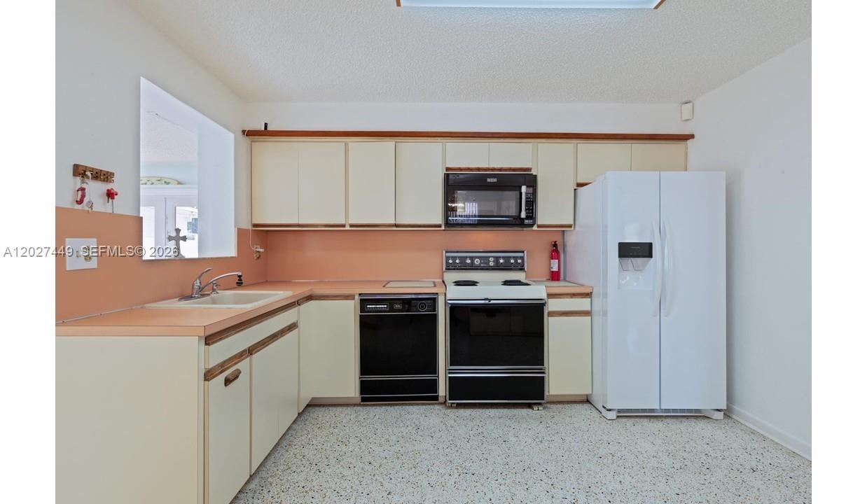 3062 Southwest 14th Street Miami, FL 33145 - Photo 9 of 26