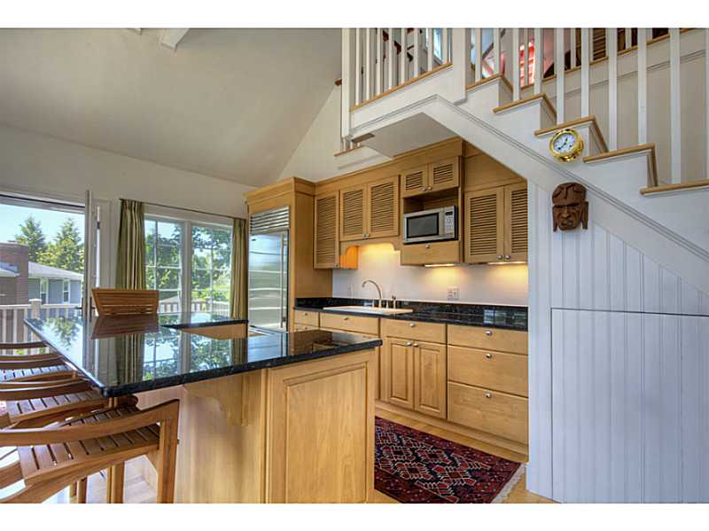 592 Tuckerman Avenue Middletown, RI 02842 - Photo 17 of 25 Kitchen.