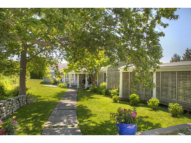 592 Tuckerman Avenue Middletown, RI 02842 - Photo 5 of 25 Yard/Garden.