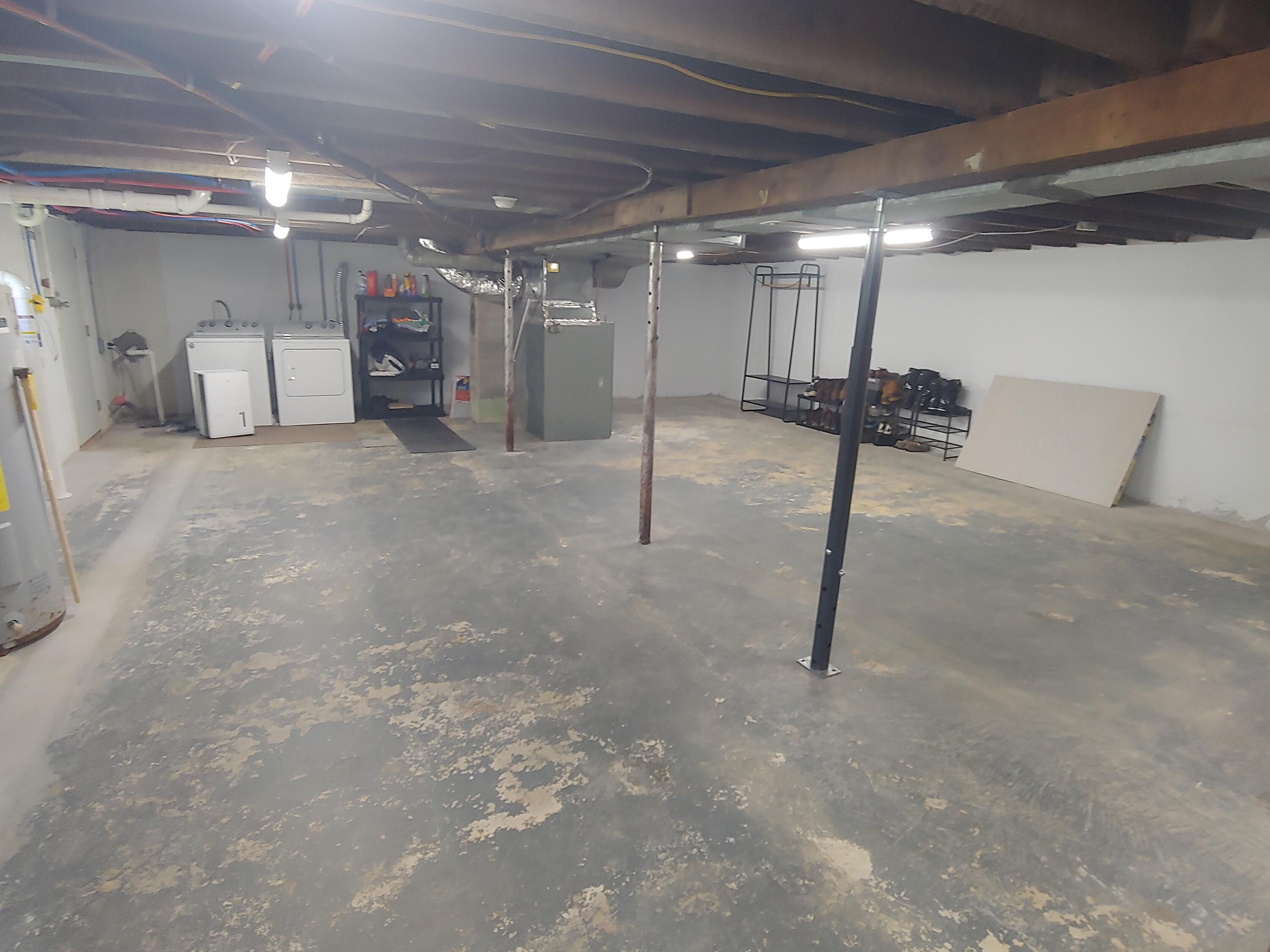 800 King Richard Road Ferrum, VA 24088 - Photo 13 of 17 a view of a empty room