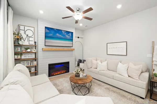 $1,950 | 1020 Vista View Drive, Unit 2301, Georgetown, TX 78626